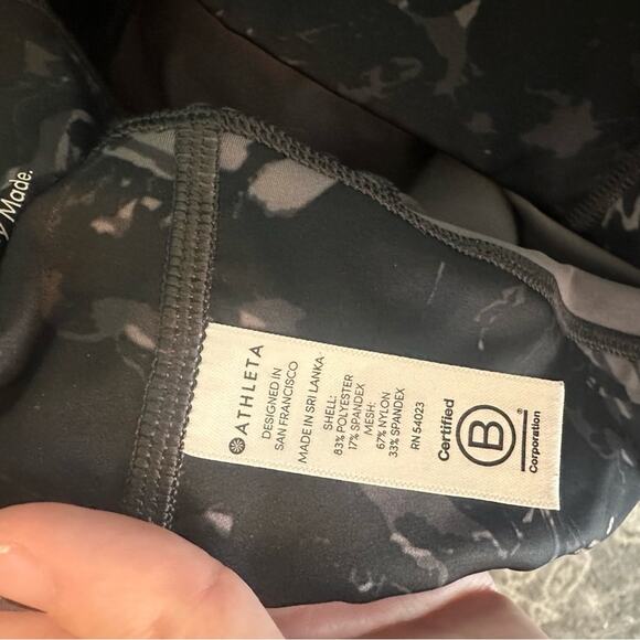 Athleta Velocity Stash Pocket Marble 7/8 Tight Size Medium - Picture 10 of 14